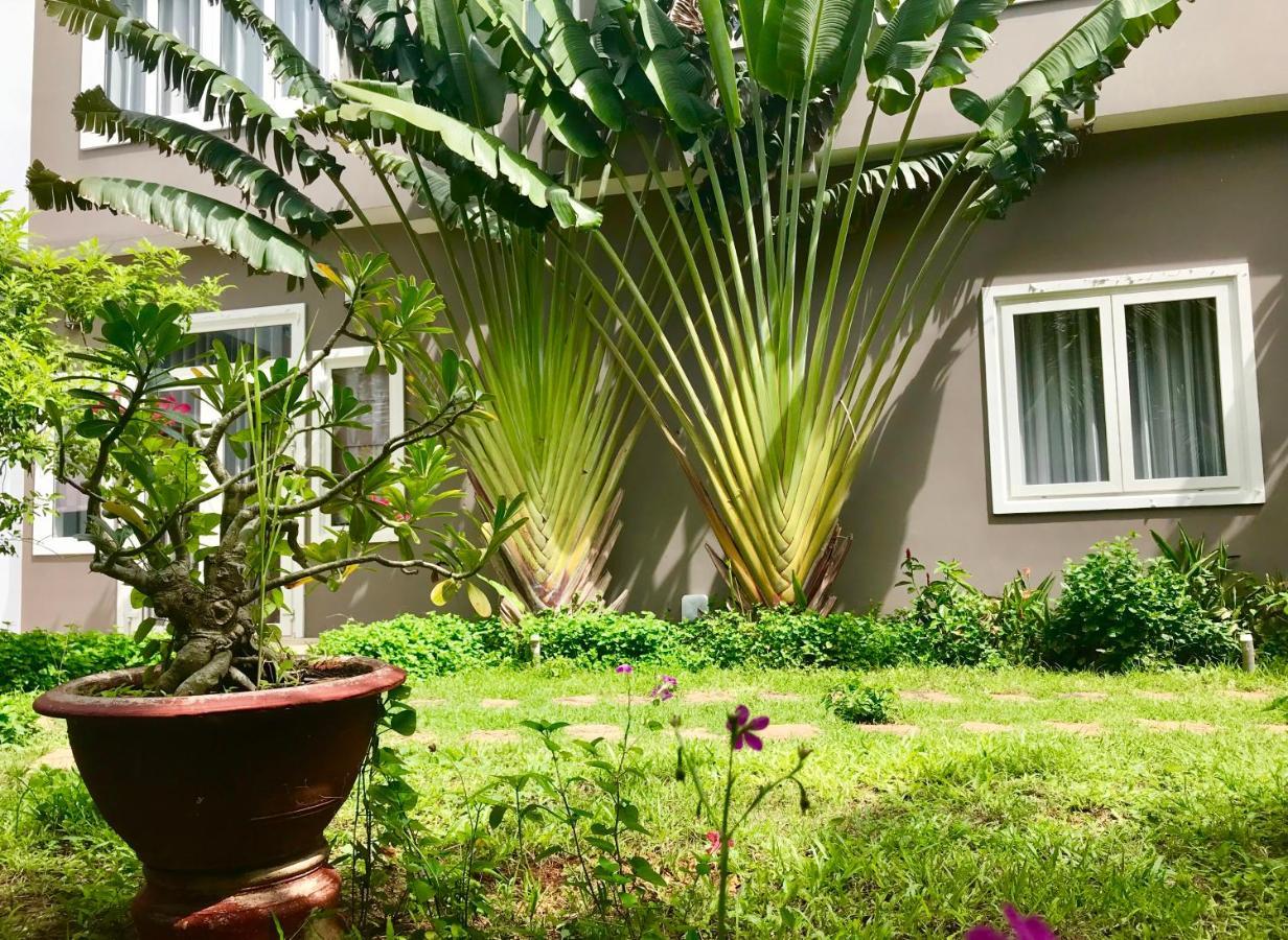 Oceanward Hotel & Resort Лонг Хай Екстериор снимка