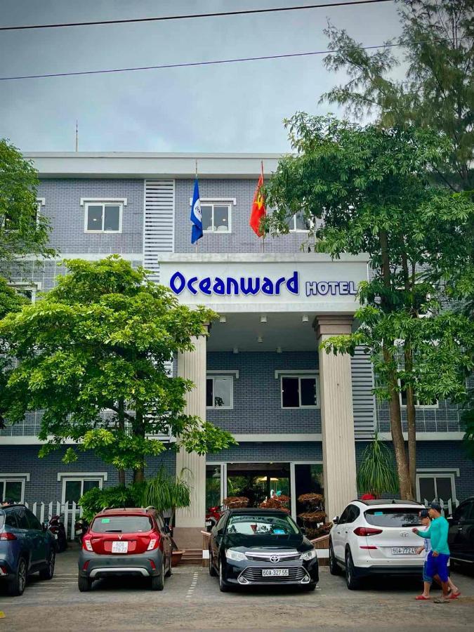 Oceanward Hotel & Resort Лонг Хай Екстериор снимка