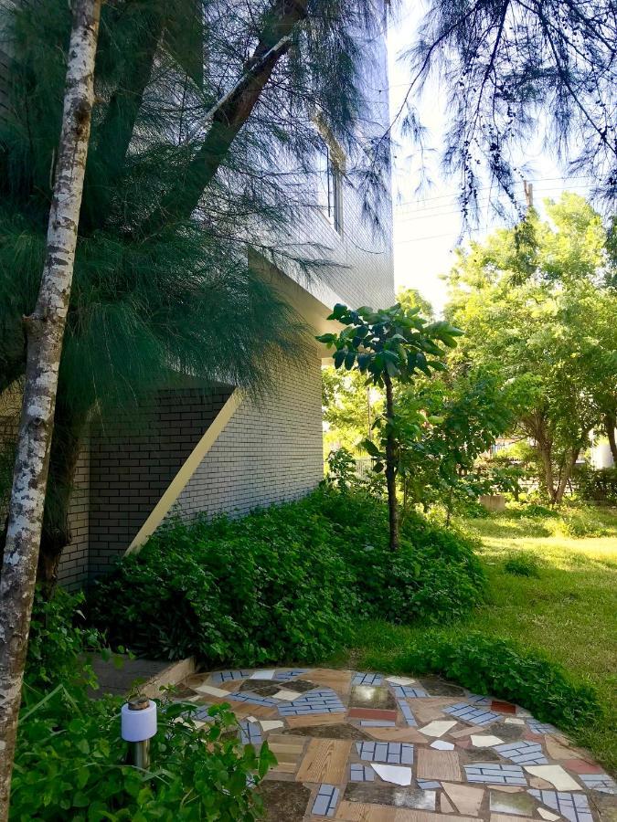 Oceanward Hotel & Resort Лонг Хай Екстериор снимка